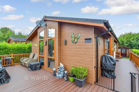Front &amp; Side Decking Area