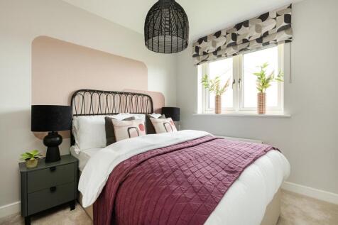 Another spacious double bedroom