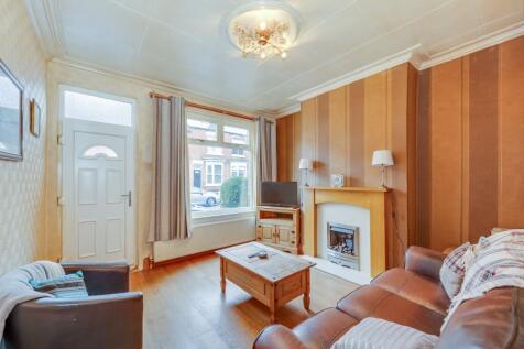 Sitting room and dining kitchen