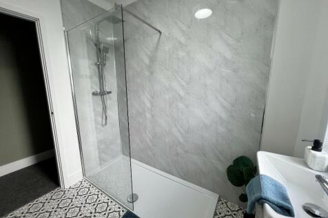 Manor Court Road, Nuneaton, Warwickshire, CV11 photo 5