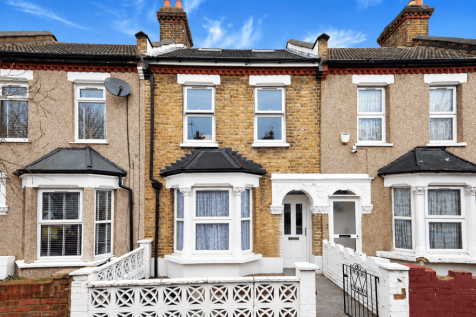 5 bedroom Terraced for sale
