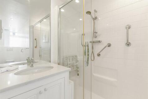 Westminster Gardens - Shower Room