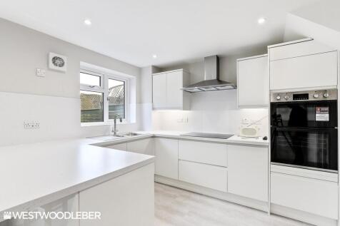 Silverfield, Broxbourne photo 4