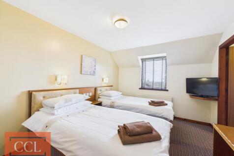 CAM03185G0-PR0085-STILL009