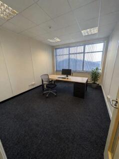 Serviced Office to rent Image 2