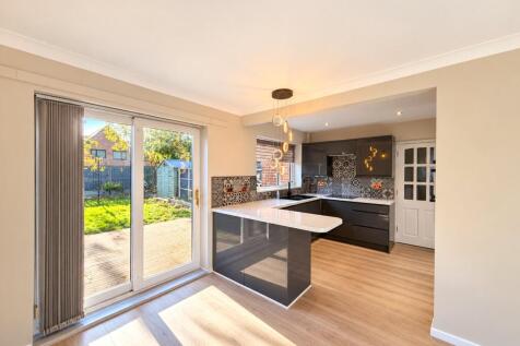 Park Avenue, Allerton Bywater, WF10 photo 3