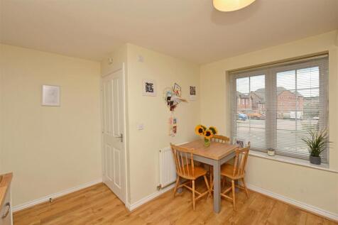 Fitted Dining Kitchen: