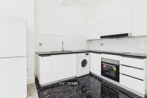 Kitchen &amp; Living area