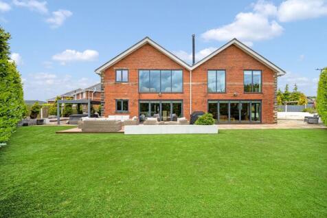 3 Moorlands Court External-4.jpg