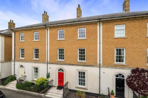 Woodlands Crescent front