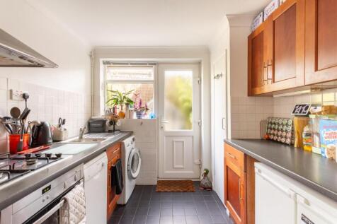 Kitchen (2).jpg