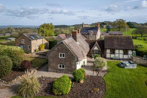 Weavers Thatch-drone-3.jpg