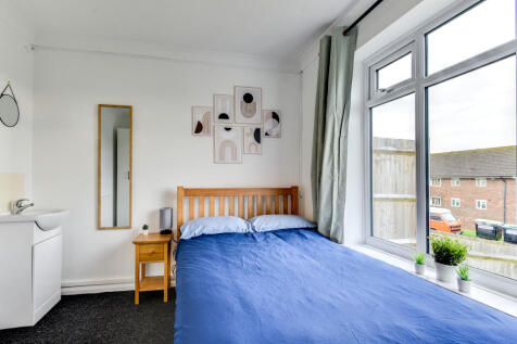 The Crestway, Brighton, BN1 photo 3