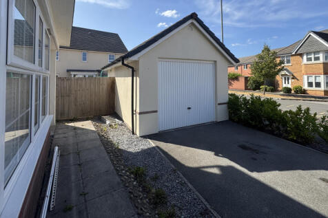 double garage.jpeg
