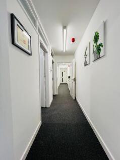 Office to rent Image 4