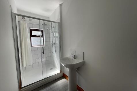 Flat 1 Neville House photo 5