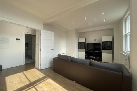 Kitchen / Living Room