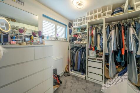 Walk-in Wardrobe / Dressing Room