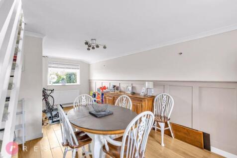 Dining Room / Second Lounge