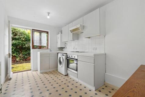 36 Palestine Grove, London SW19 kitchen 1.jpg