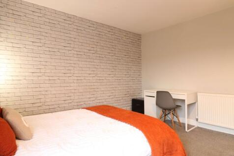 98 Causeway Room 3 2.JPG