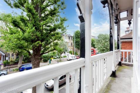 balcony2.jpg