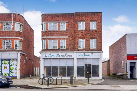 4-bed flat on High Street, Whitton, Twickenham,  Richmond Upon Thames, £2,167/mo