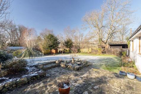 3 bed, 2 bath Detached Bungalow in Leeds - Photo 16