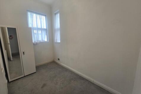 Flat C, Sunny Gardens Road, Hendon, Barnet, London photo 4