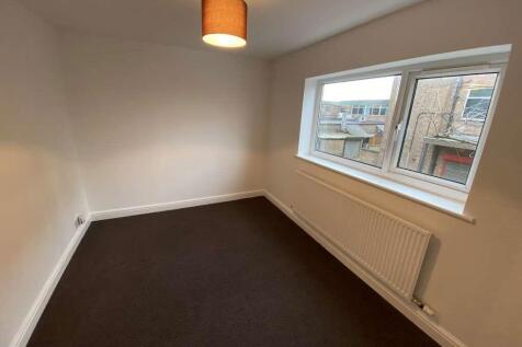 Flat 2, 127 Wilmslow Rd, H/f, SK9 3HX photo 4