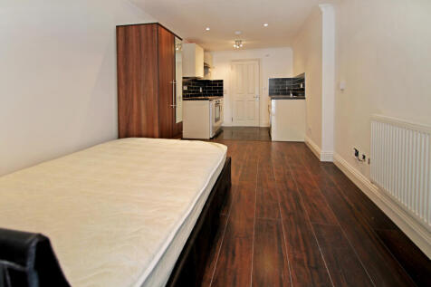 Studio to rent, includes Bill's, located in E5