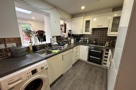 Denison Road, Victoria Park, £140pppw photo 4