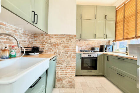2 Bedroom Flat for Rent