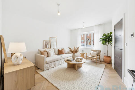 11 Chancel Close Living Room