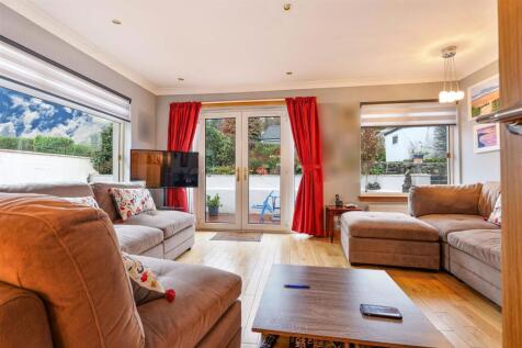 12- Sitting Room.jpg