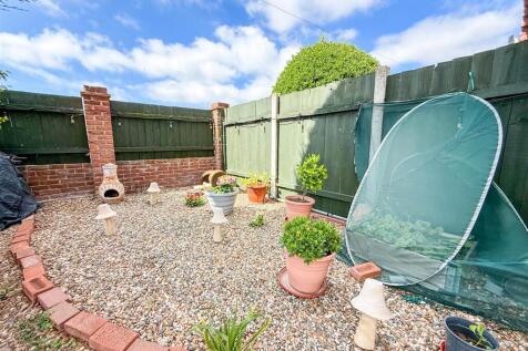 ALTERNATE VIEW OF GARDEN 2