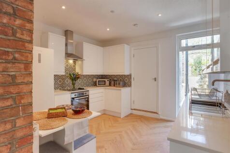 DUNMOW ROAD, Bishop's Stortford photo 4