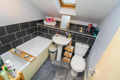 BATHROOM/W.C.