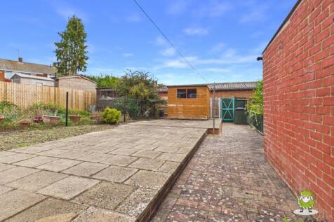 EweMove Estate Agents Basingstoke - Baird Avenue 