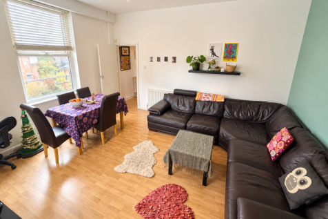 Bright Cozy Living-Dining Room