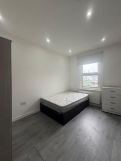 , Blewitts Cottages, New Road, Rainham, Greater London photo 2