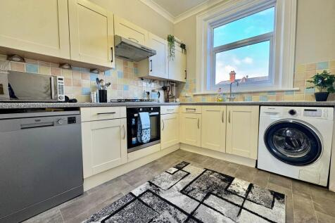 L- Kitchen