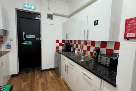 Serviced Office to rent Image 4