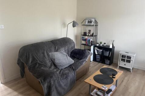27 The Mews 1.jpg