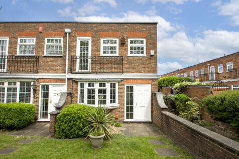 Three bedroom house in sought after development i