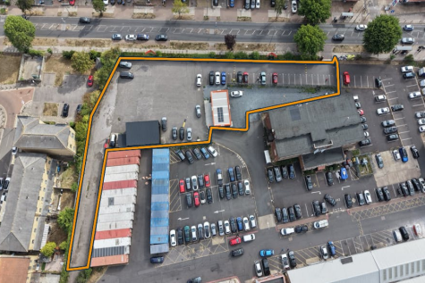 Compound 1, Courtenay Road Outlined.png