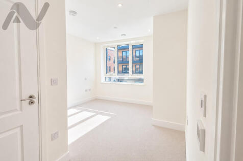 Mill House, 36, Rose Square, Twickenham, London, TW2 7GL photo 5
