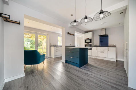 1380129-22-690cc7...