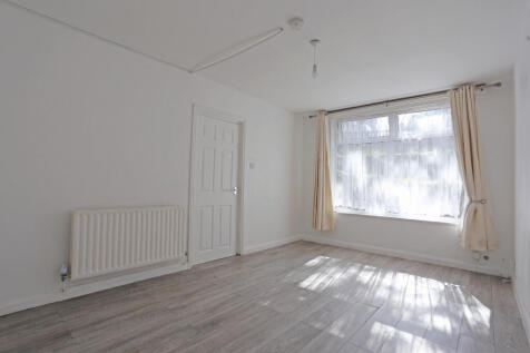 Felspar Close, Plumstead, Greenwich photo 3