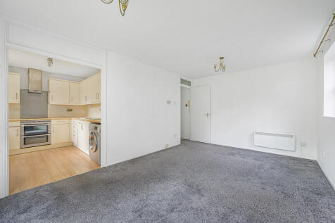 Lounge - Kitchen